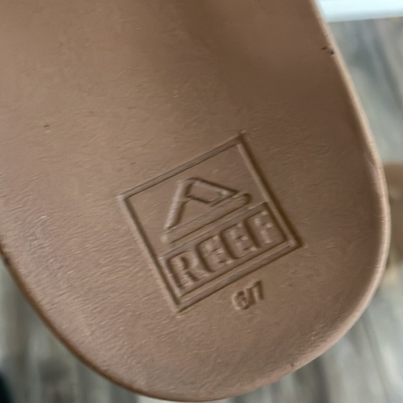 Womens Reef Flip Flop Sandals in Tan Brown - Picture 7 of 7